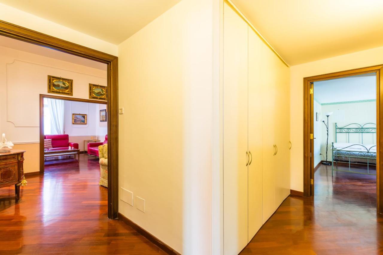 Grand Classic Apartment At San Martino By Napoliapartments Exterior photo