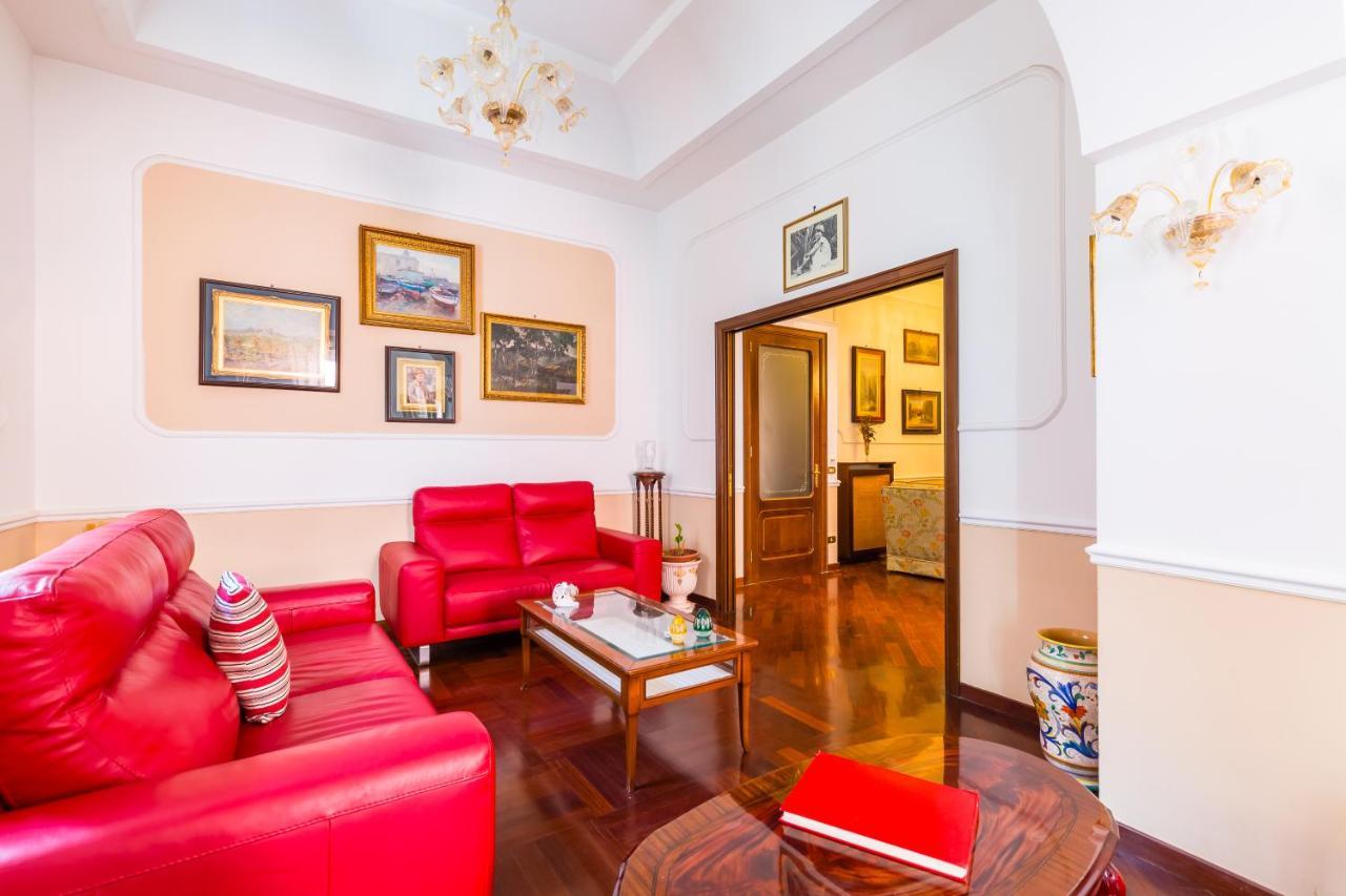 Grand Classic Apartment At San Martino By Napoliapartments Exterior photo