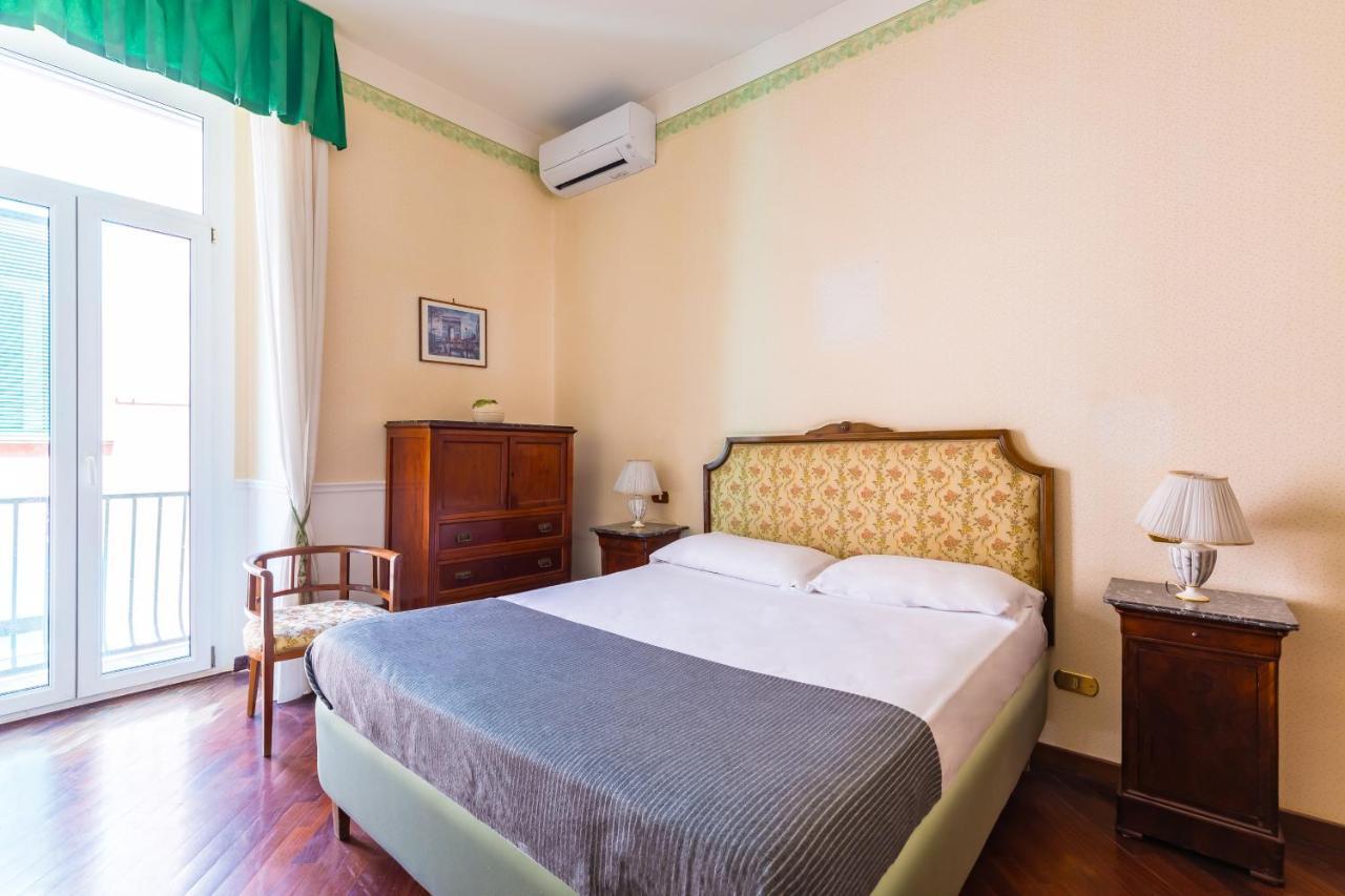 Grand Classic Apartment At San Martino By Napoliapartments Exterior photo