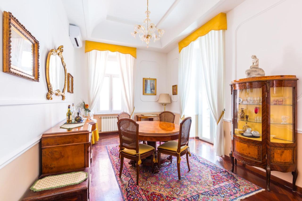 Grand Classic Apartment At San Martino By Napoliapartments Exterior photo