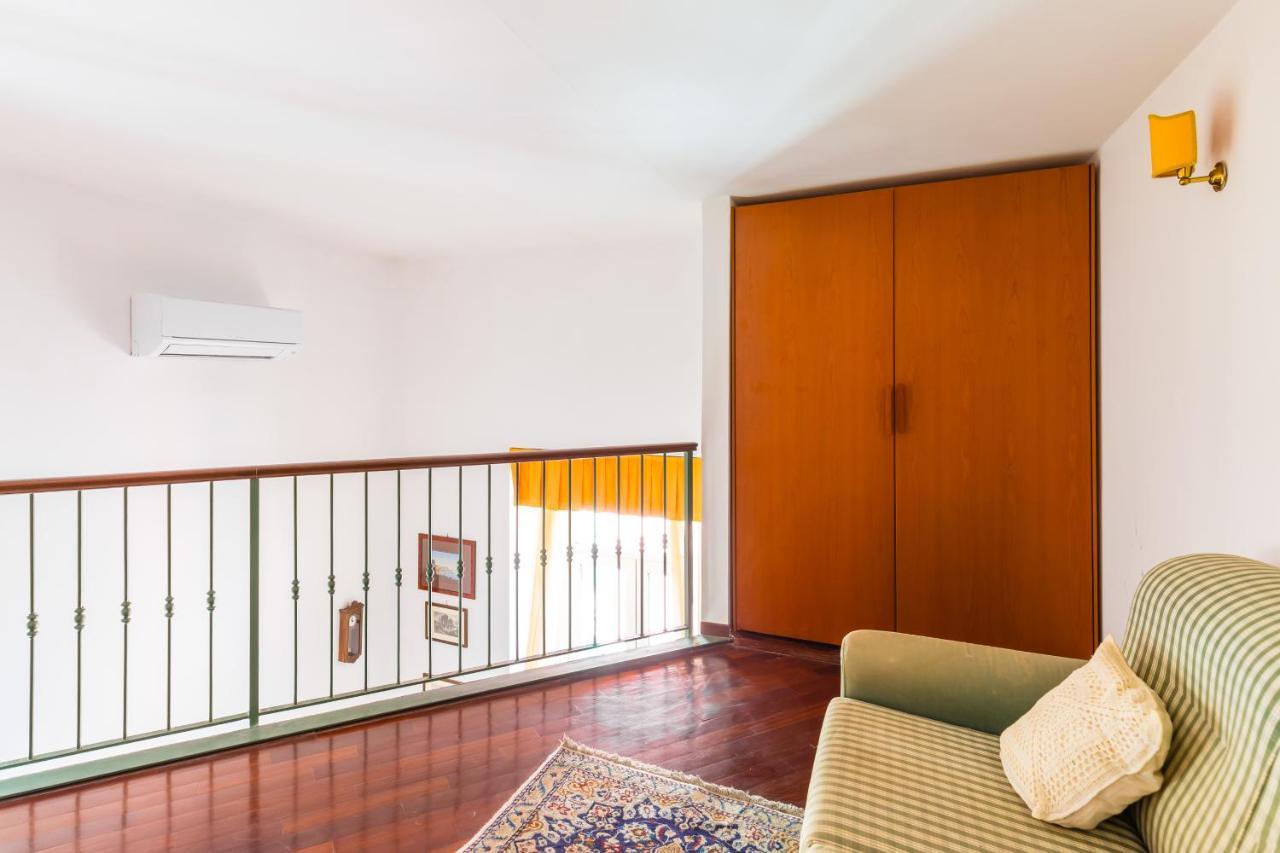 Grand Classic Apartment At San Martino By Napoliapartments Exterior photo